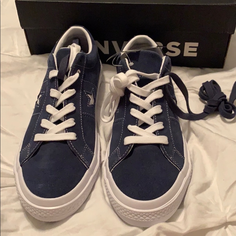 Suede Converse Junior Size 7 New In Box